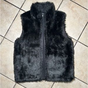 Atmosphere | Beautiful Black Faur Fur Zip Up Vest with Faux Leather Details